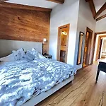 Hideaway Design By Belle Σαλέ Κίτσμπουελ