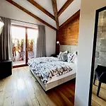 Hideaway Design By Belle Σαλέ Κίτσμπουελ