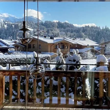 Hideaway Design By Belle 샬레 *